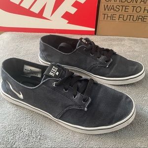 Nike SB Braata :: Women’s Size 7 :: Canvas :: Black